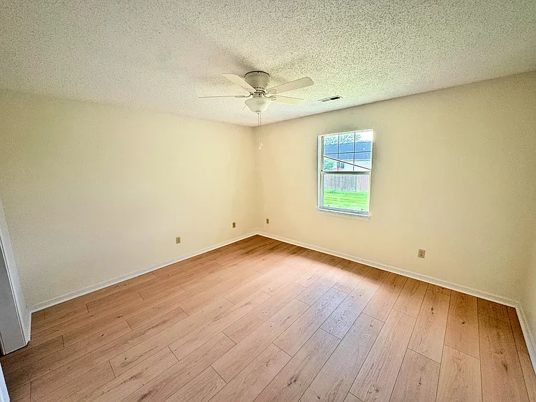 1505 W 8th Street Ter — Photo 10