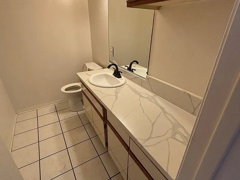 10208 Pinewood Ave — Photo 10