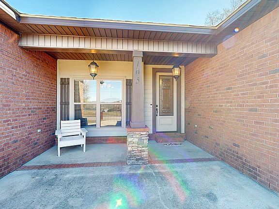 4th image of 105 Southern Winds Dr