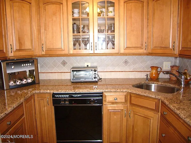 1187 Ocean Ave #12 — Photo 5