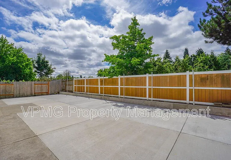 8907 NE 84th St — Photo 40