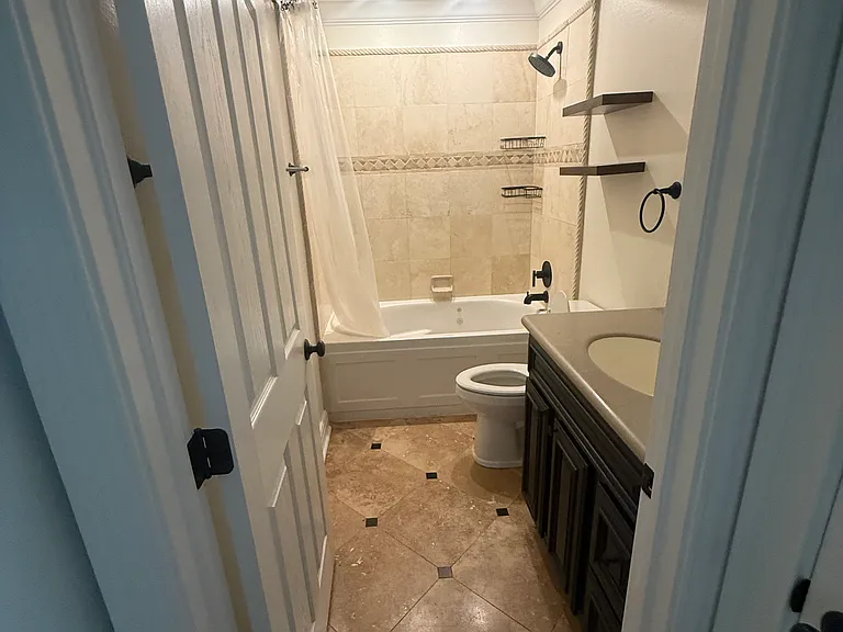 3318 N Ridge Ave — Photo 3
