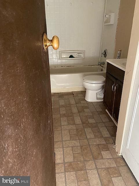 2nd image of 51 Victoria Manor Ct