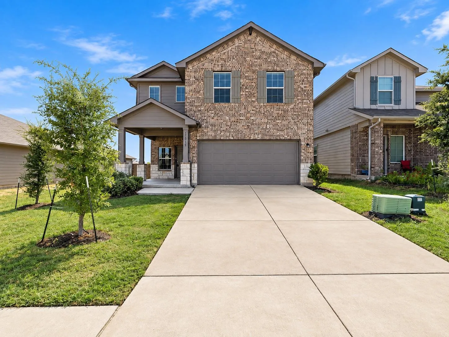 4 bed, 2.5 bath, 2381 sqft, $2,200 — Photo 1