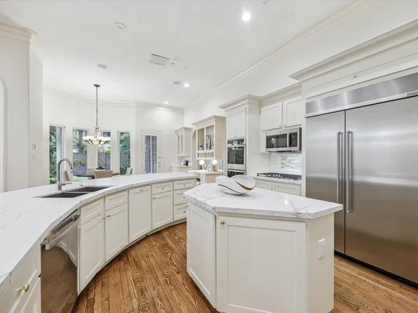 38 Scotsmoor Ct, Sugar Land, TX 77479
