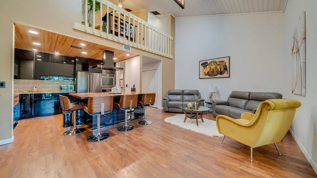 15080 Riverbend Blvd, 802 — Photo 1