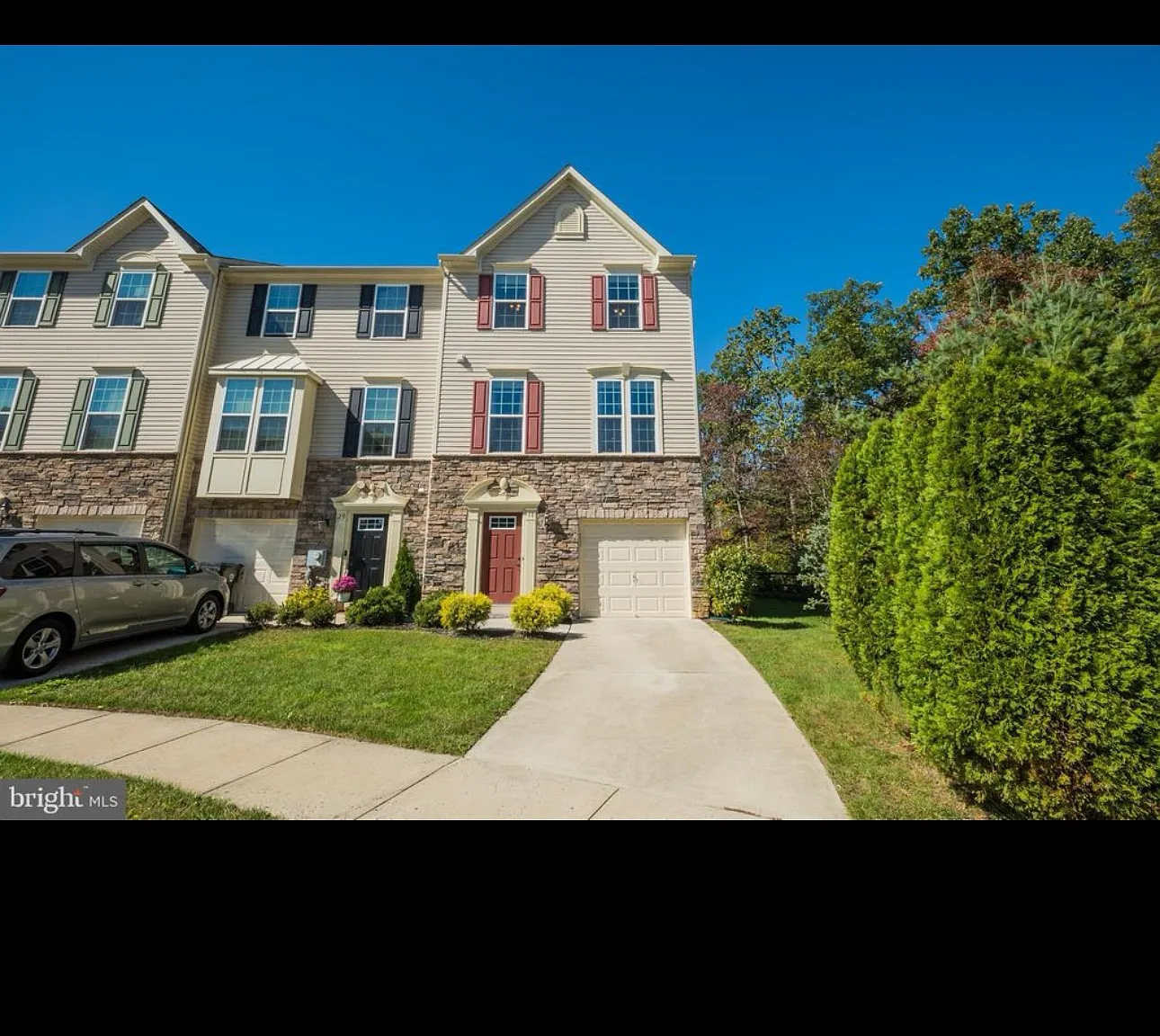 18 Tavern Ln — Photo 1