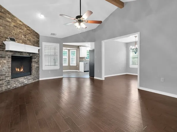 1803 Woodland Park Dr, Denison, TX 75020