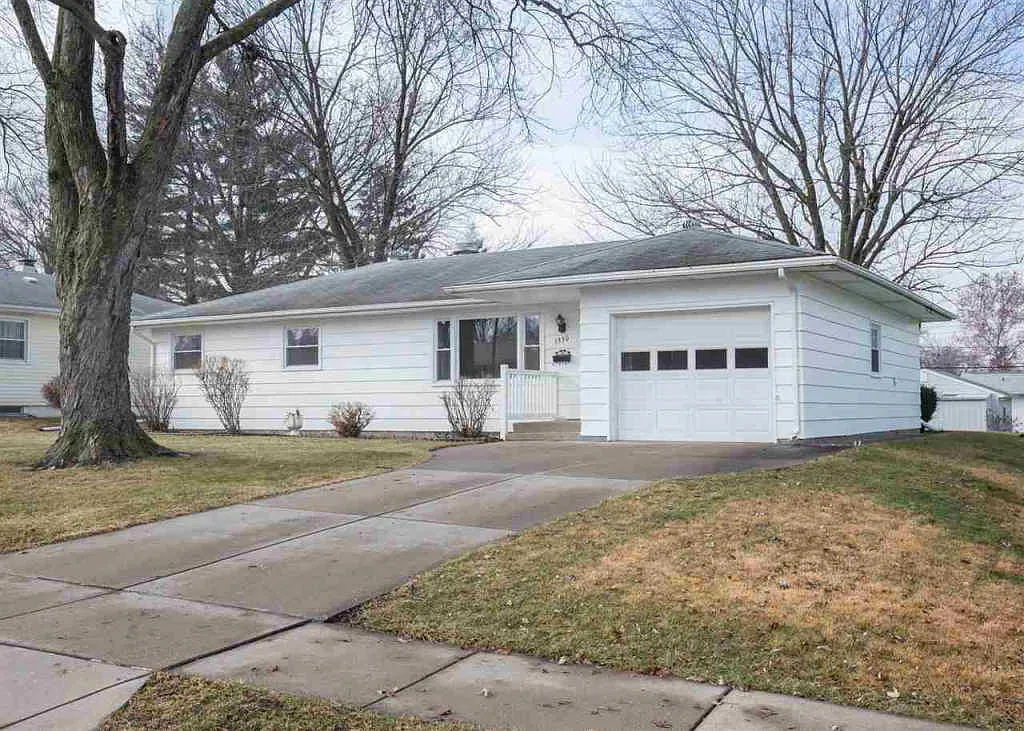 1930 N Elsie Ave photo 1
