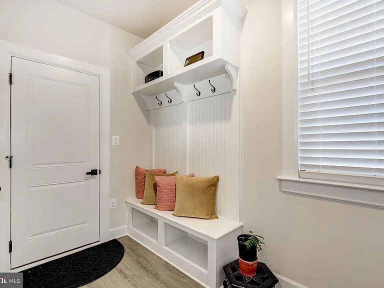 6547 Clubhouse Dr — Photo 35