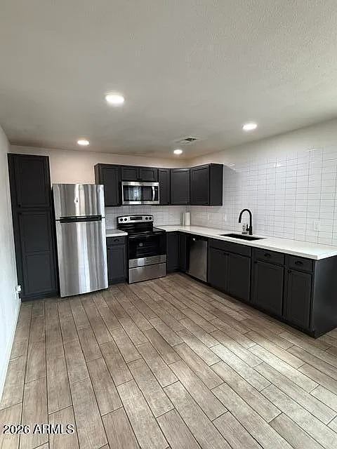 3 bed, 2.0 bath, 1100 sqft, $2,300 — Photo 3