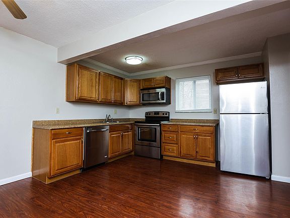3rd image of 4227 W Executive Dr