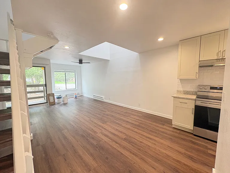 208 Pearl St #I — Photo 3