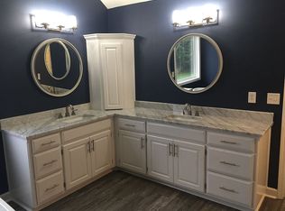 14409 England St, Overland Park, KS 66221