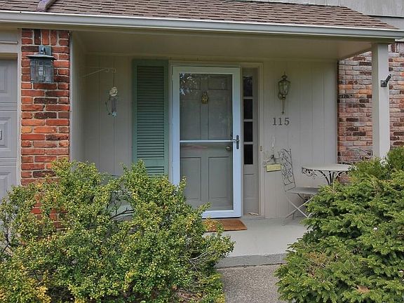 2nd image of 115 Dawnbrook Ln