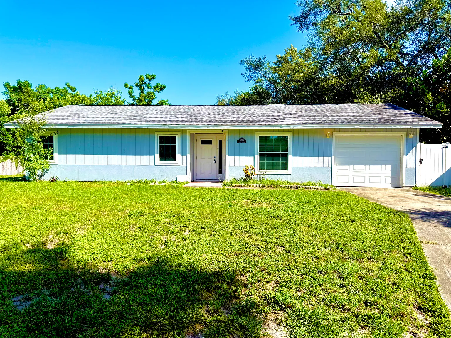 3 bed, 1291 sqft, $2,995 — Photo 1