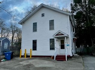 17 Maple St, Norwich, CT 06360