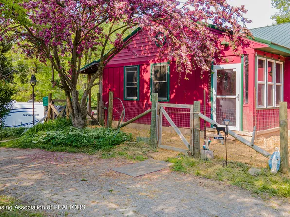 9763 N Territorial Rd, Dexter, MI 48130