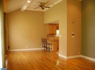 221 Tally Ho Dr, Warminster, PA 18974