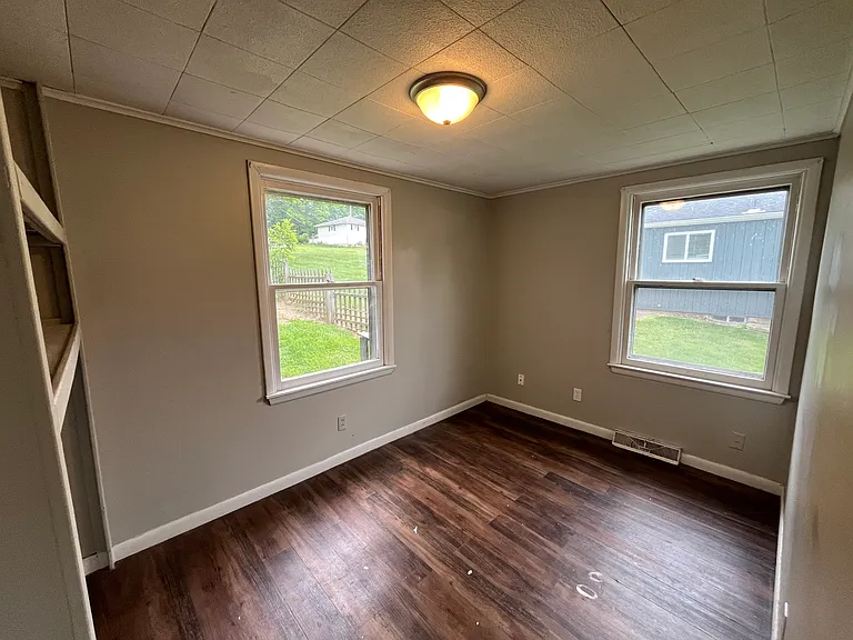 385 Lake Shore Blvd — Photo 6