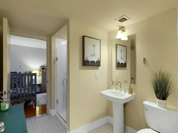 700 Grove Street image 16 of 39