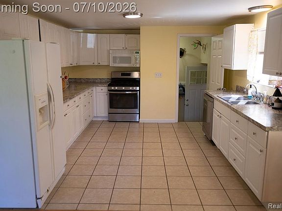 4th image of 5052 Beecher Rd