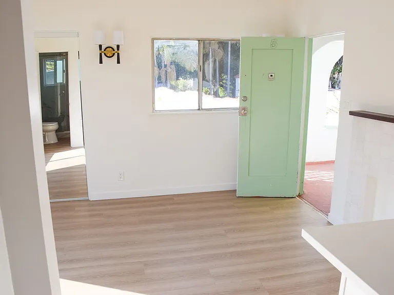 818 Grant St — Photo 6
