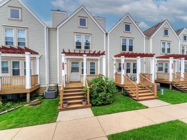 219 N Walnut St Unit H, Bensenville, IL 60106