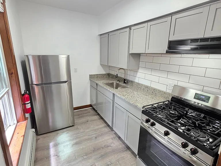 87 Manville Rd — Photo 1