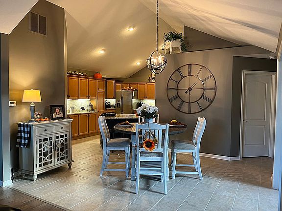 5th image of 3534 Sutton Dr