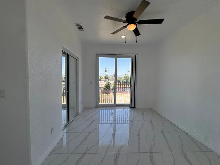 16220 Arrow Blvd — Photo 13