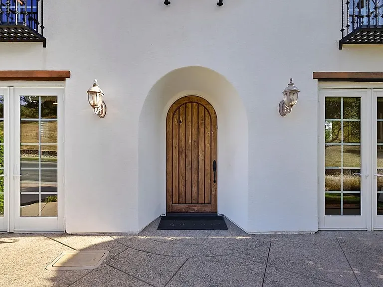 Eagle Ridge Dr — Photo 4