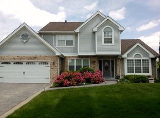 526 Chesterfield Ln, Barrington, IL