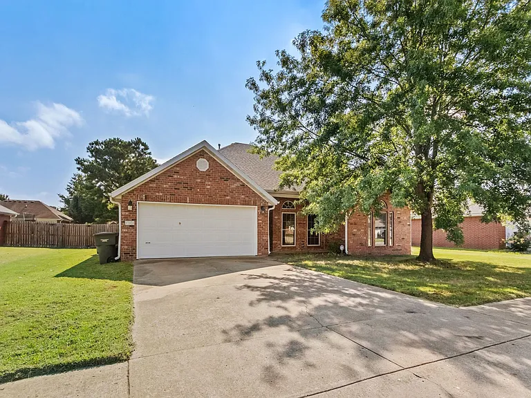 794 N Blazing Star Dr — Photo 3