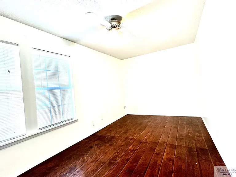 3908 Las Palmas Cir — Photo 27