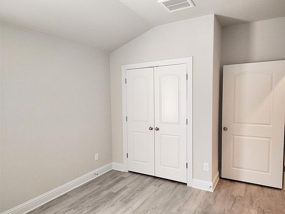 3rd image of 7801 Dakota Cir