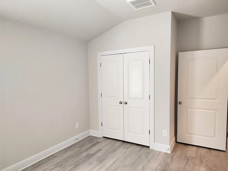 7801 Dakota Cir — Photo 3