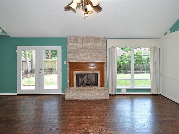 3rd image of 3626 Riverwood Park Dr
