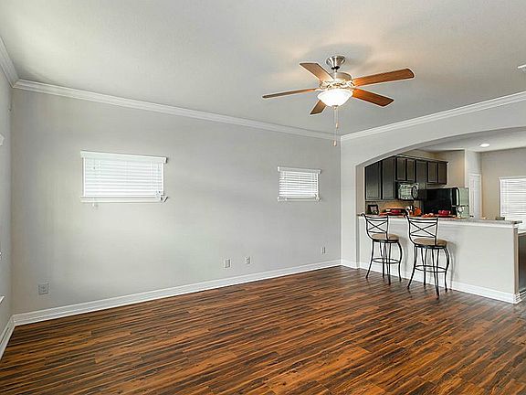 5th image of 33 Woodland Hills Dr