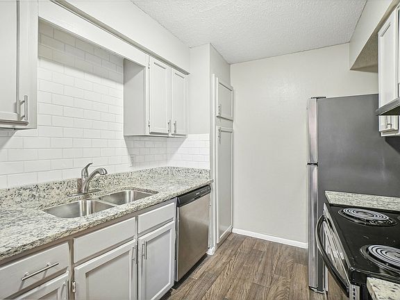 12-web-or-mls-Sappington Pl-010