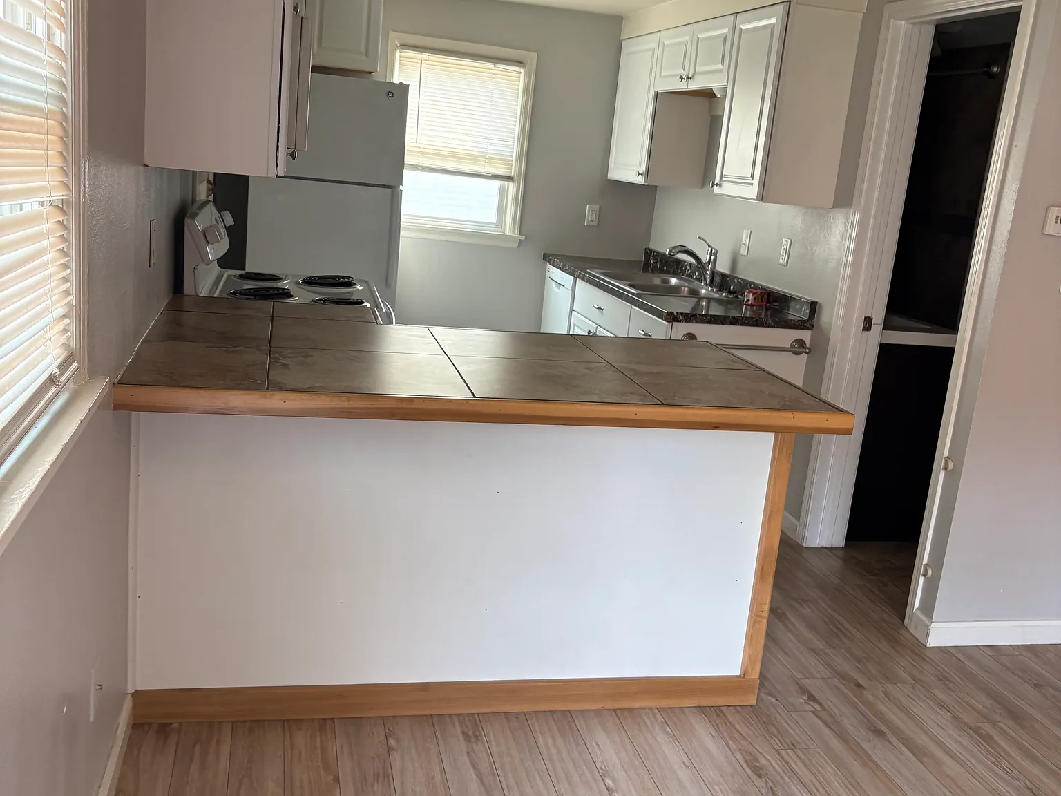 2 bed, 670 sqft, $975 — Photo 3