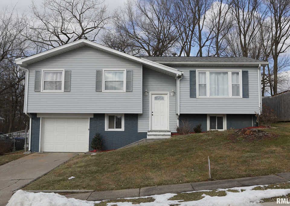 1st image of 617 32nd Ave W