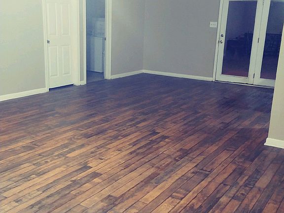 5th image of 279 Brazos St