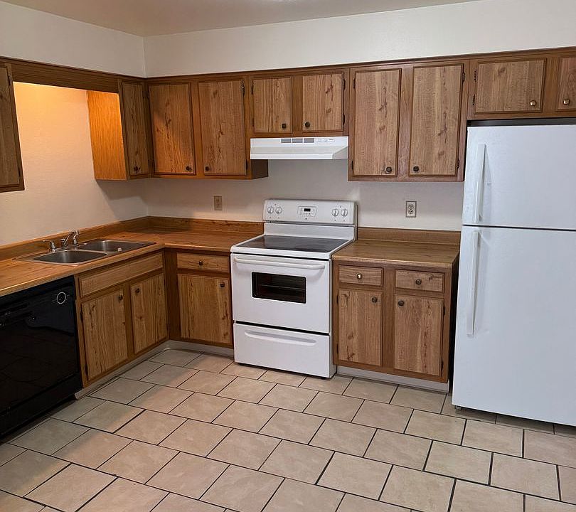 1st image of 4651 Governors Dr APT 7