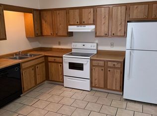 4651 Governors Dr APT 7, Rockford, IL 61109