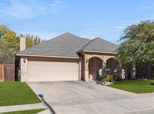 8245 Edgepoint Trl, Hurst, TX 76053