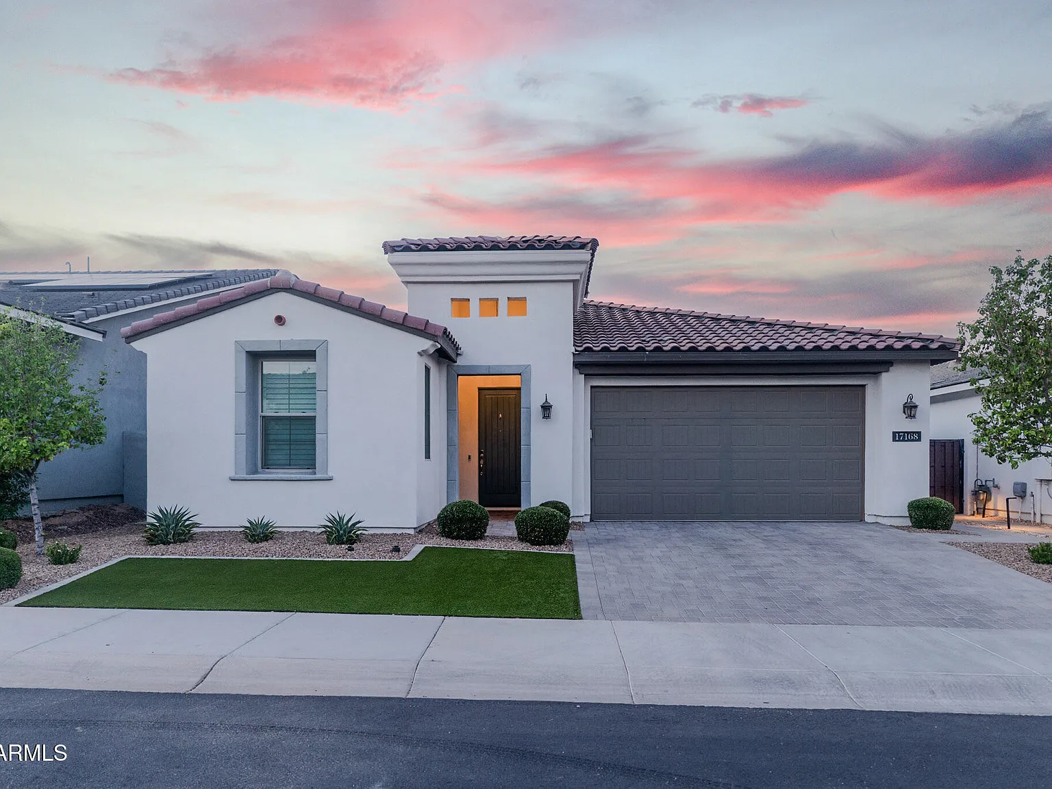 3 bed, 2.5 bath, 2004 sqft, $4,000 — Photo 3