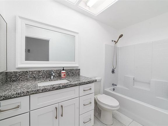 5th image of 31605 Neuma Dr