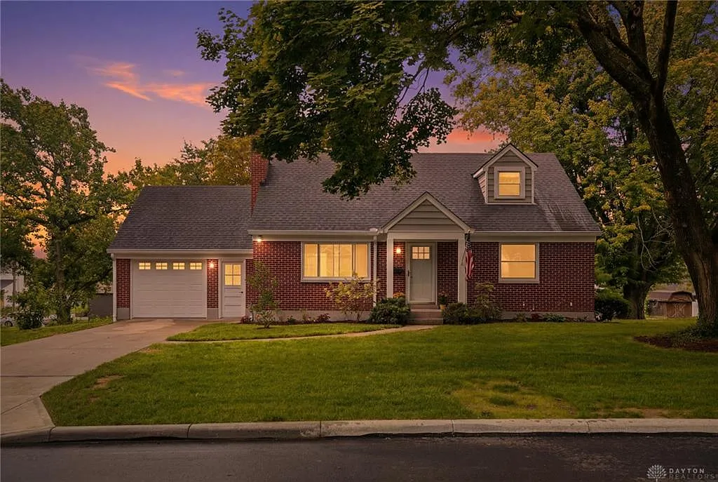 3 bed, 2.5 bath, 2303 sqft, $2,800 — Photo 1