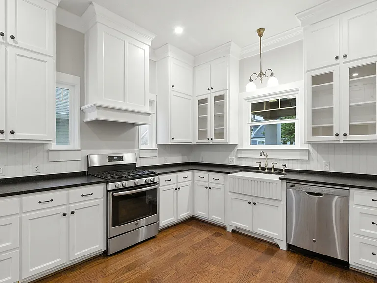 705 S Elm St — Photo 12